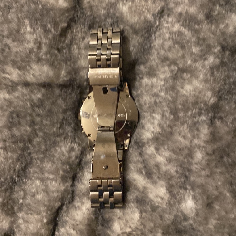 michael kors watch - Picture 2 of 3